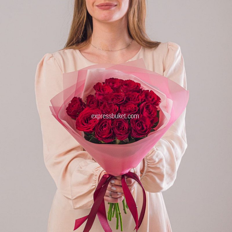 Букет из 15 красных роз