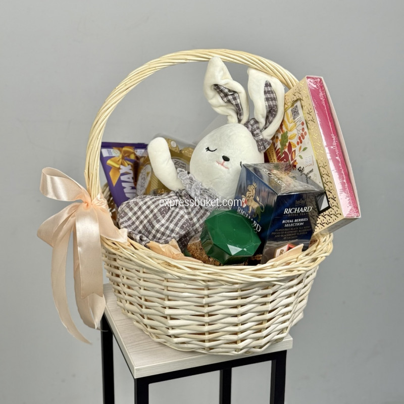 Подарочная корзина "Вкусный набор"