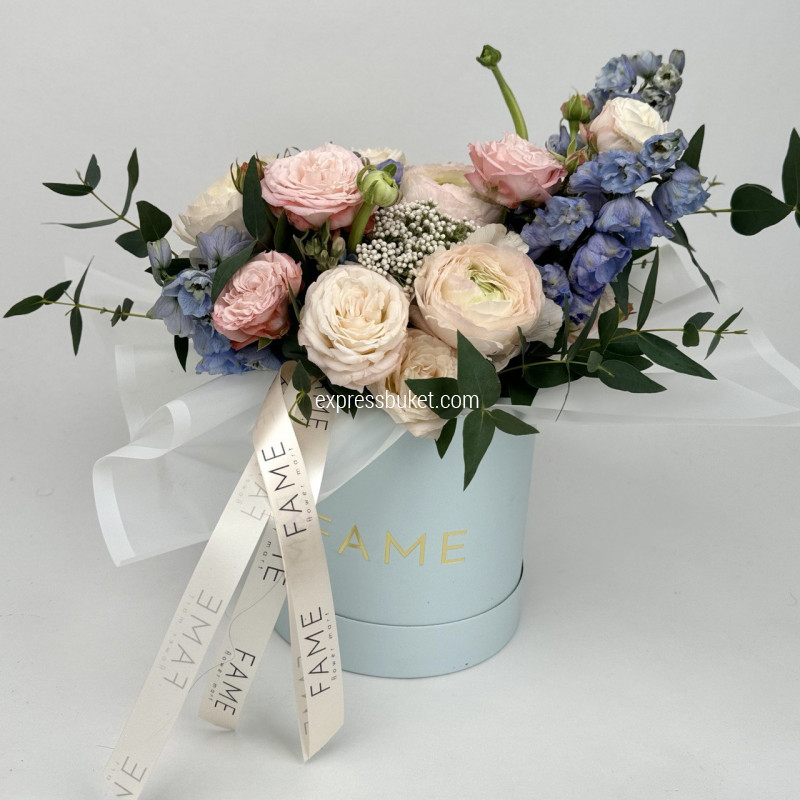 Цветы в шляпной коробке