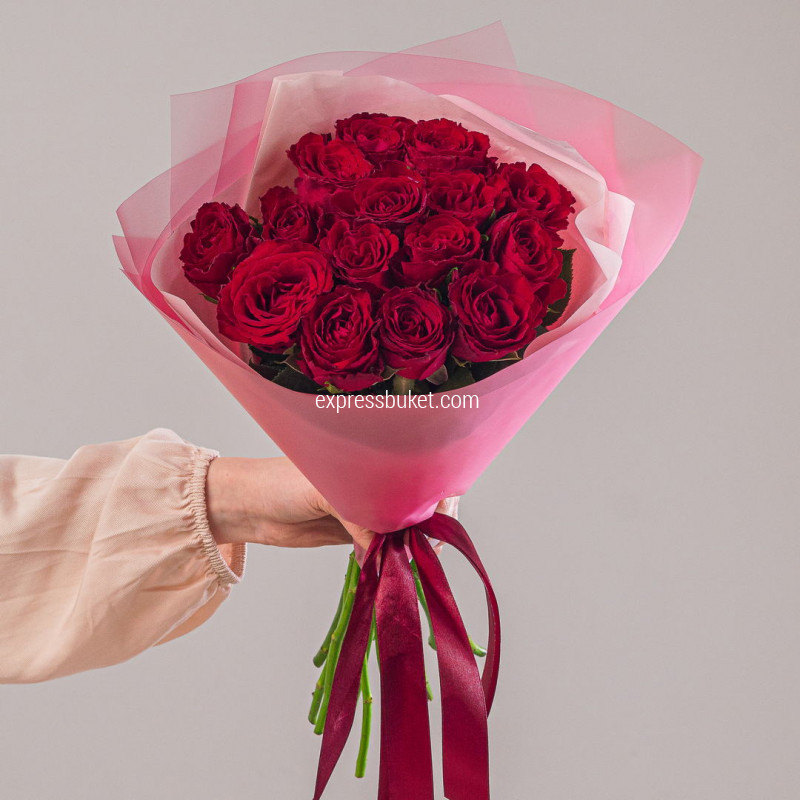 Букет из 15 красных роз