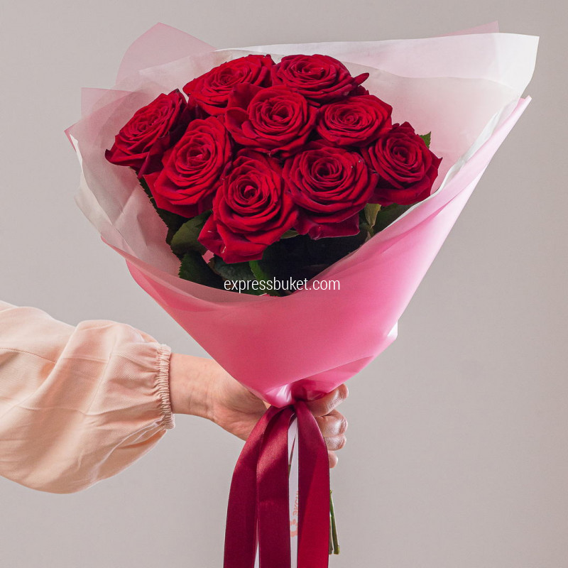 Букет из 9 роз Ред Наоми
